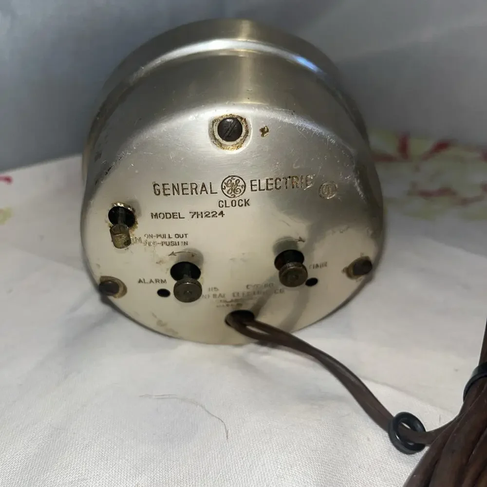 Vintage General Electric 7H224 Telechron Electric Alarm Clock